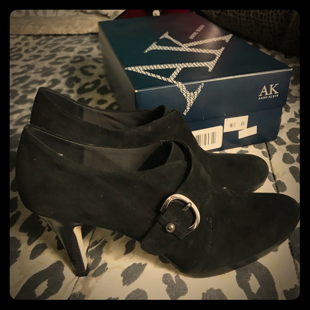 Anne Klein booties excellent cond 8